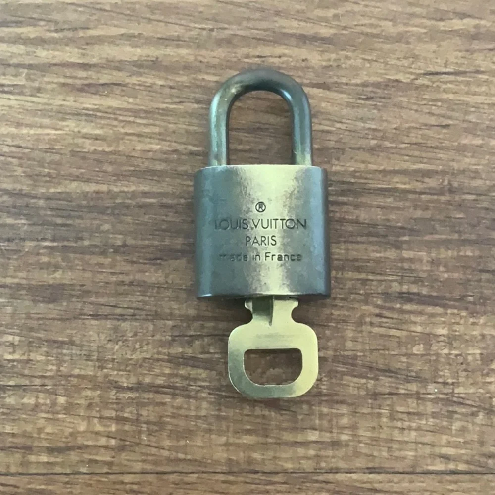 Louis Vuitton Brass '302' Padlock in Goldtone with Goldtone Key [a]